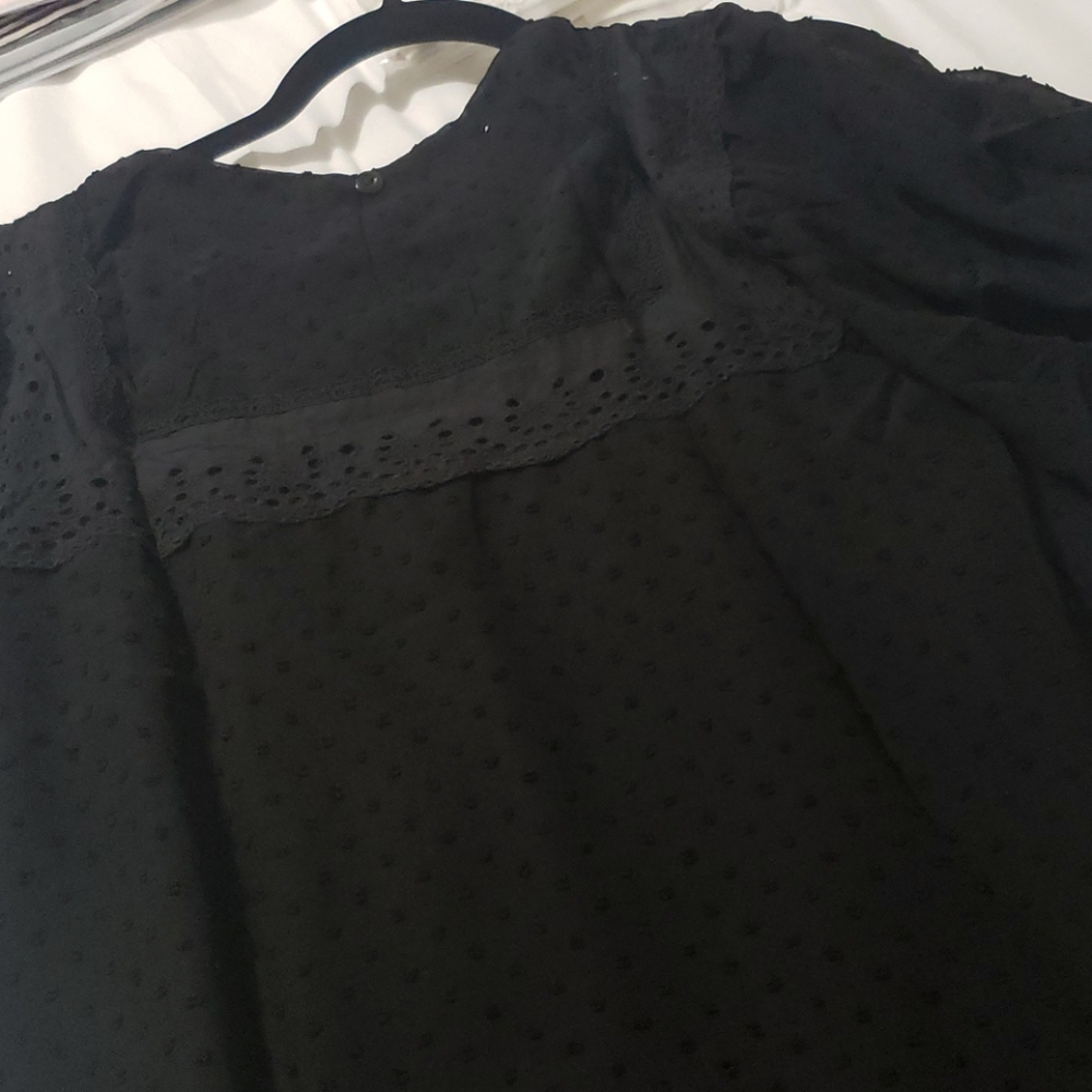 1 M LEFT New flutter sleeve swiss dot top - Picture 9 of 9